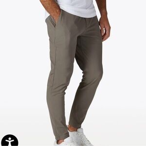 Cuts Clothing Men’s AO Jogger 
Color - Canyon
Brand new